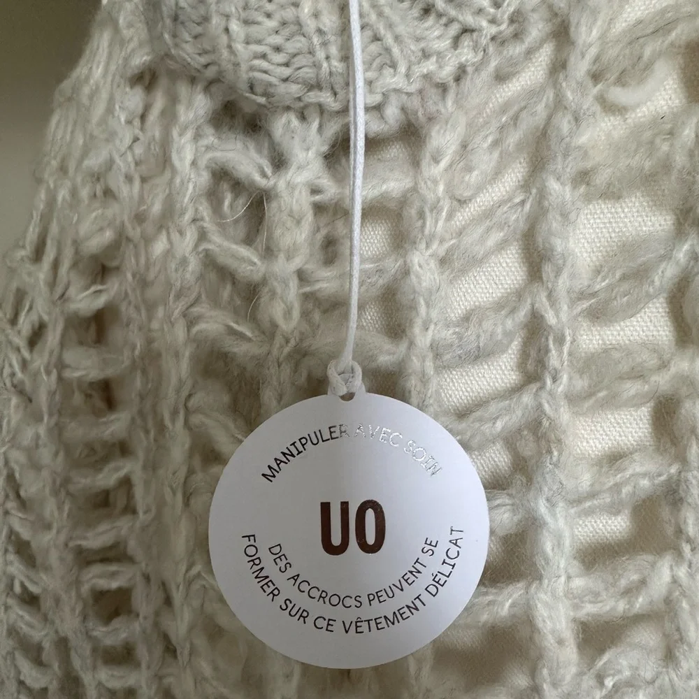 NWT Urban Outfitters Cream Sweater - Size SP